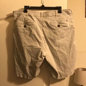 Light tan American Eagle Active Flex shorts